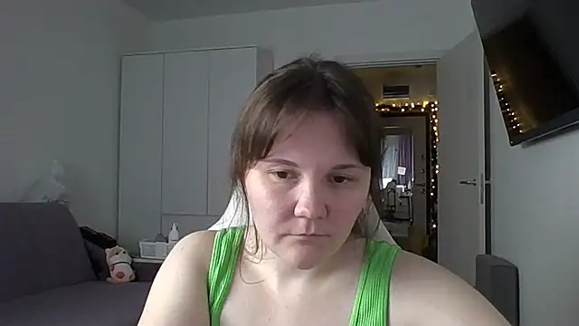 Qaynii online show from 10.13.25