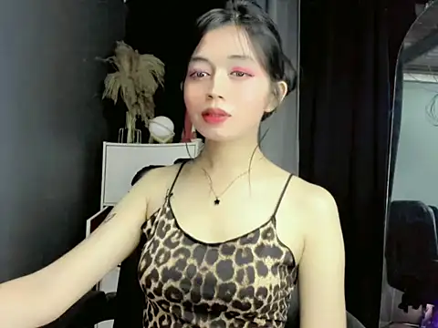 Snapshot of LexiLove chatting on 10.01.25 LexiLove online show from 10.01.25