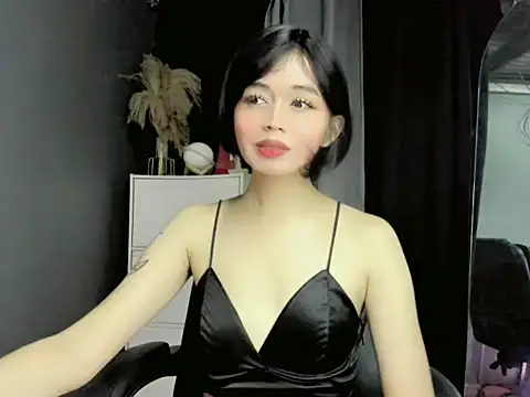 Snapshot of LexiLove chatting on 10.16.25 LexiLove online show from 10.16.25