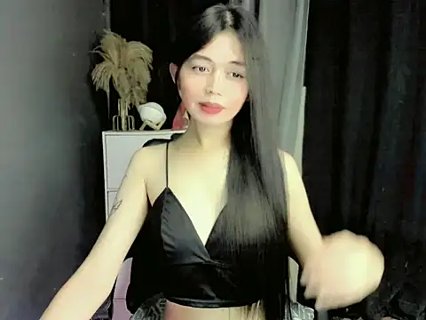 Snapshot of LexiLove chatting on 11.05.25 LexiLove online show from 11.05.25