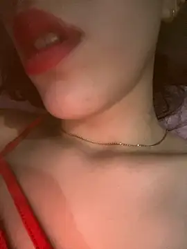 Mimisixo online show from 10.10.25