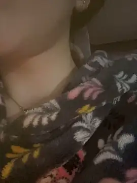 Mimisixo online show from 11.04.25