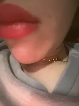 Mimisixo online show from 04.05.26