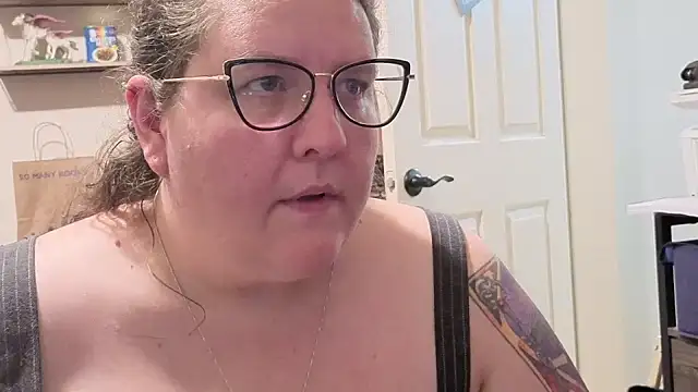 Snapshot of emberlynnix chatting on 09.14.25 emberlynnix online show from 09.14.25
