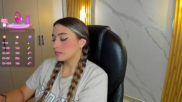 KYLIE JONES6 online show from 09.23.25