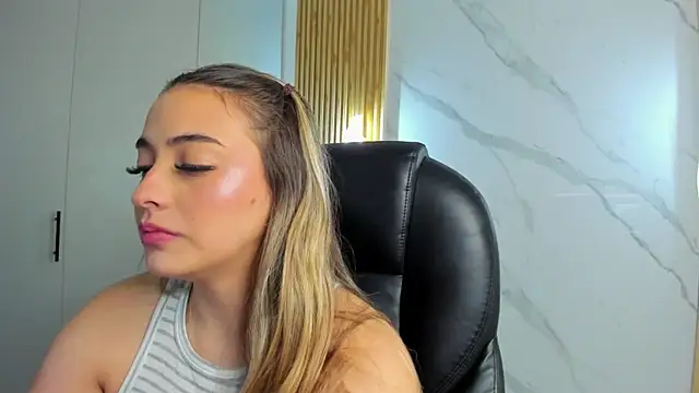 KYLIE JONES6 online show from 09.30.25