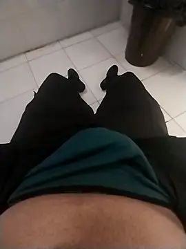 Snapshot of Novinhoamacoroas1002 chatting on 12.23.25 Novinhoamacoroas1002 online show from 12.23.25