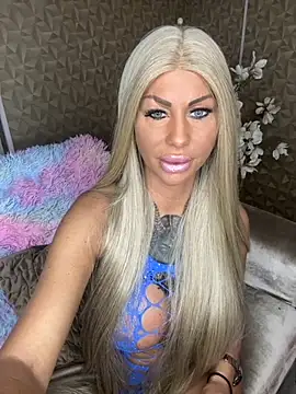 Snapshot of dutchbarbie chatting on 10.16.25 dutchbarbie online show from 10.16.25
