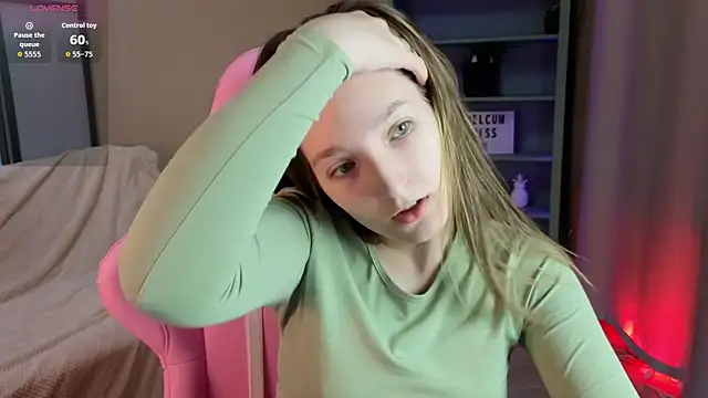 Snapshot of Mia_Myles chatting on 09.21.25 Mia Myles online show from 09.21.25