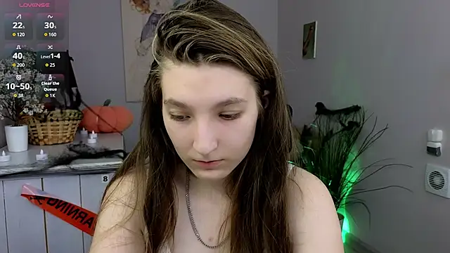 Snapshot of Mia_Myles chatting on 10.25.25 Mia Myles online show from 10.25.25