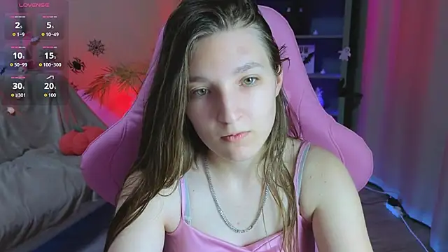 Snapshot of Mia_Myles chatting on 10.29.25 Mia Myles online show from 10.29.25