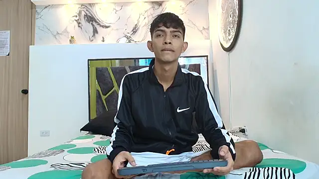 PRETTY SEX1 online show from 11.28.25