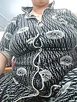 Snapshot of rousaa chatting on 12.02.25 rousaa online show from 12.02.25