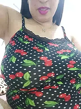 Snapshot of rousaa chatting on 04.06.26 rousaa online show from 04.06.26