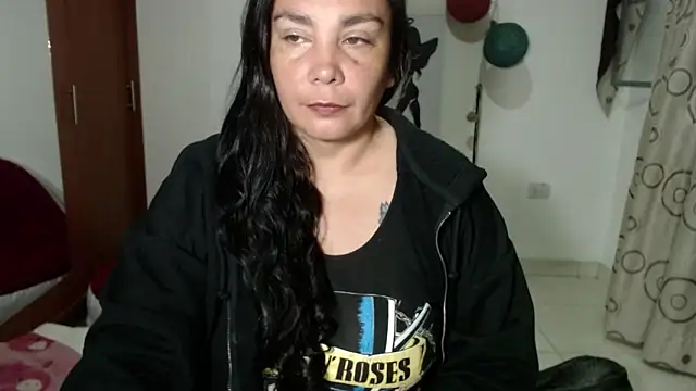 Vivian milf paint online show from 09.18.25