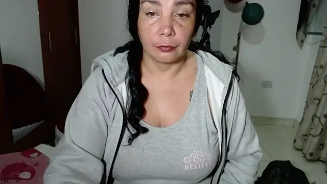 Vivian milf paint online show from 09.19.25