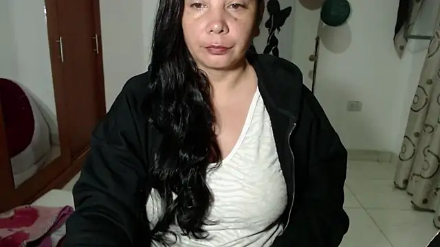 Vivian milf paint online show from 09.25.25