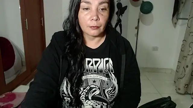 Vivian milf paint online show from 09.27.25