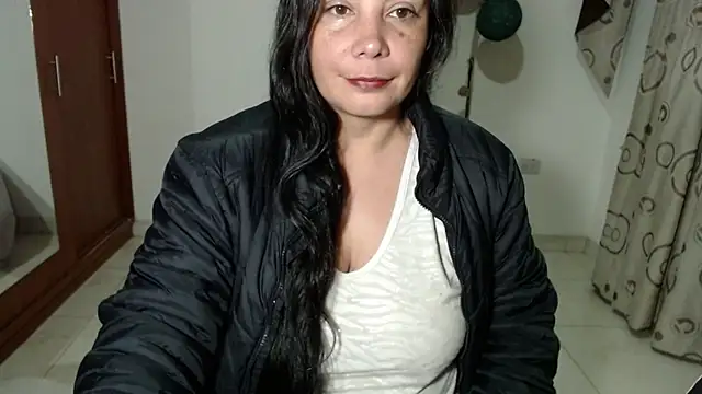 Vivian milf paint online show from 10.24.25