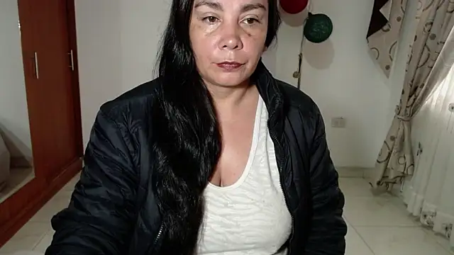 Vivian milf paint online show from 10.26.25