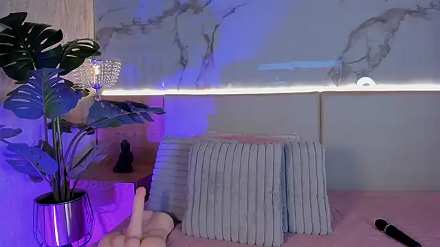 ValSmith  online show from 12.02.25