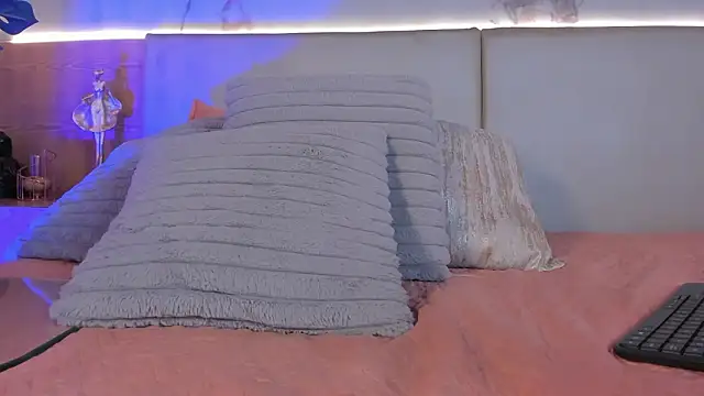 ValSmith  online show from 03.16.26