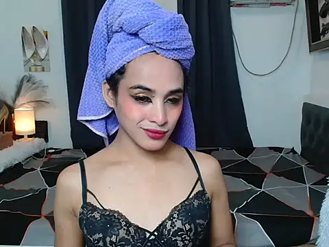 Snapshot of SheraCock chatting on 10.12.25 SheraCock online show from 10.12.25
