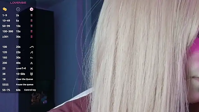 Snapshot of PieraMarch chatting on 10.12.25 PieraMarch online show from 10.12.25