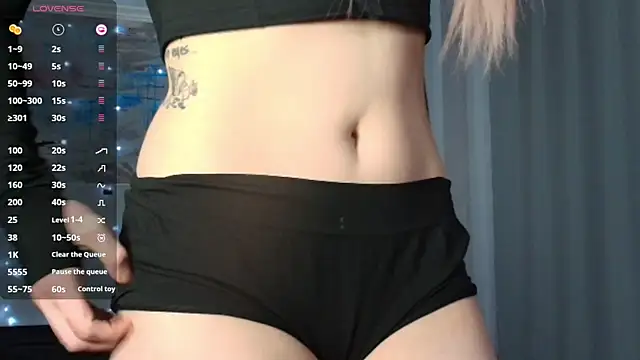 Snapshot of PieraMarch chatting on 10.19.25 PieraMarch online show from 10.19.25