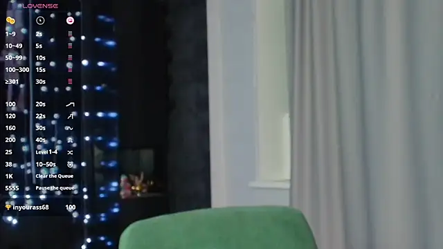 Snapshot of PieraMarch chatting on 11.01.25 PieraMarch online show from 11.01.25