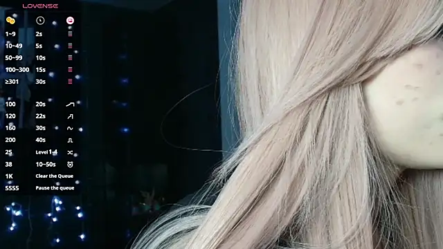 Snapshot of PieraMarch chatting on 11.07.25 PieraMarch online show from 11.07.25