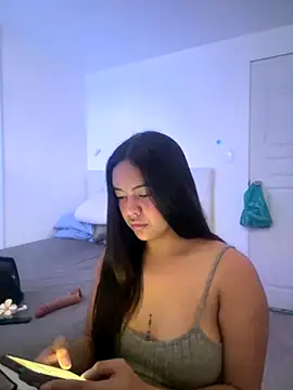 Snapshot of urasianlady chatting on 10.12.25 urasianlady online show from 10.12.25