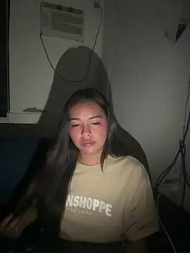 Snapshot of urasianlady chatting on 10.20.25 urasianlady online show from 10.20.25