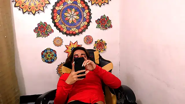 Snapshot of xxMistressWildKimxx chatting on 10.17.25 xxMistressWildKimxx online show from 10.17.25