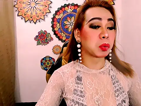 Snapshot of xxMistressWildKimxx chatting on 10.29.25 xxMistressWildKimxx online show from 10.29.25