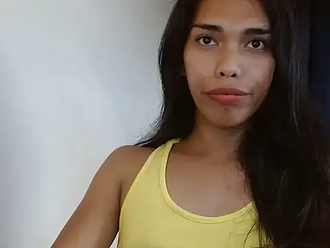 Snapshot of angelaxmonroe chatting on 05.10.26 angelaxmonroe online show from 05.10.26