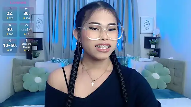 PrettyBlythes TS online show from 10.25.25