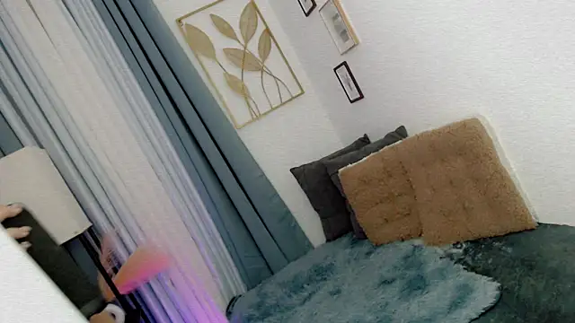 PrettyBlythes TS online show from 04.08.26