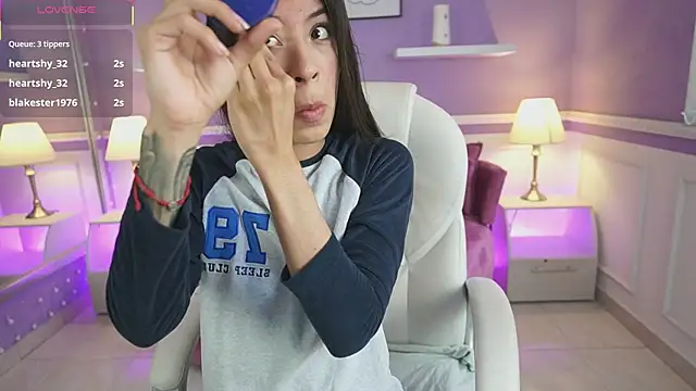 NicoleCrawft online show from 10.06.25