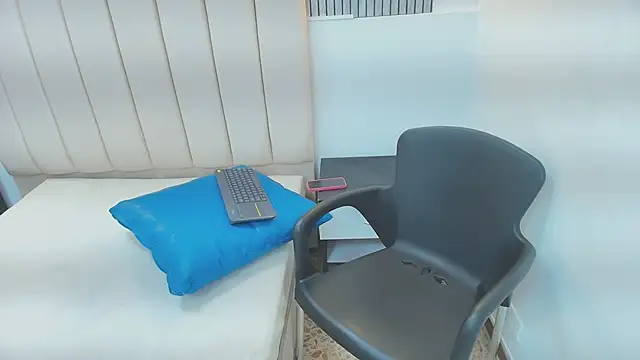 Snapshot of agatha_dante chatting on 10.06.25 agatha dante online show from 10.06.25