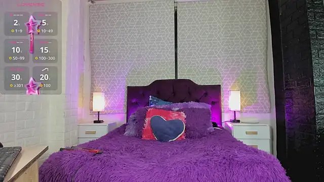 Zamara Kleii online show from 10.18.25