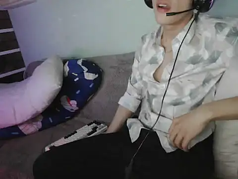 boyhigh1997 online show from 10.16.25