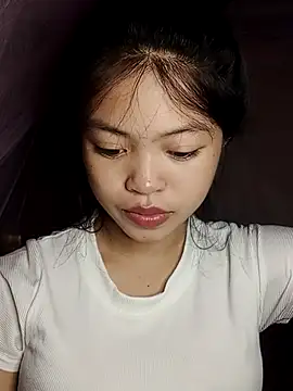 Snapshot of Thy00__ chatting on 10.16.25 Thy00   online show from 10.16.25