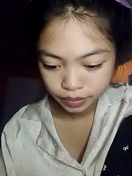 Snapshot of Thy00__ chatting on 10.18.25 Thy00   online show from 10.18.25