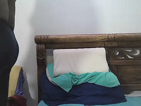 Snapshot of morenocabro10 chatting on 09.16.25 morenocabro10 online show from 09.16.25