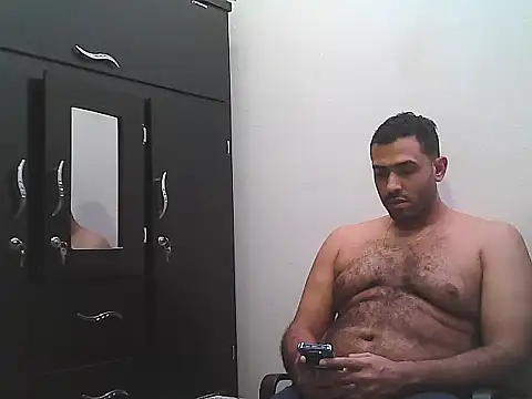 Snapshot of morenocabro10 chatting on 10.29.25 morenocabro10 online show from 10.29.25