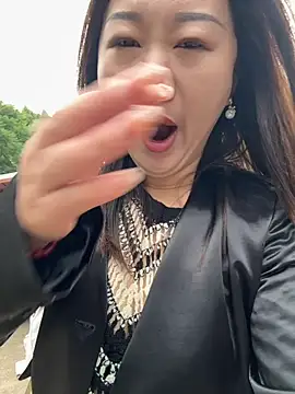 Snapshot of maomao_520 chatting on 10.15.25 maomao 520 online show from 10.15.25