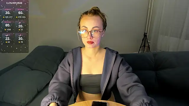 MewStella online show from 10.01.25