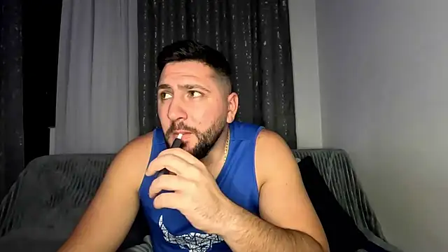 Gold Alpha Boy online show from 11.04.25