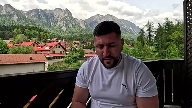 Gold Alpha Boy online show from 05.25.26